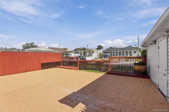 644 S 8th Street, Lindenhurst, NY 11757