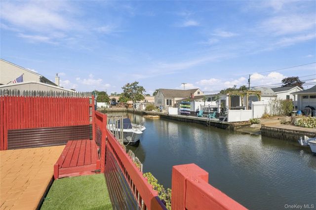 644 S 8th Street, Lindenhurst, NY 11757
