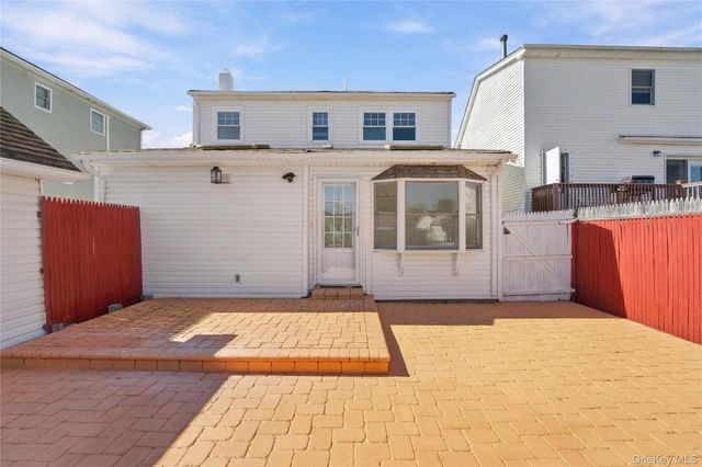 644 S 8th Street, Lindenhurst, NY 11757