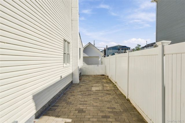 644 S 8th Street, Lindenhurst, NY 11757