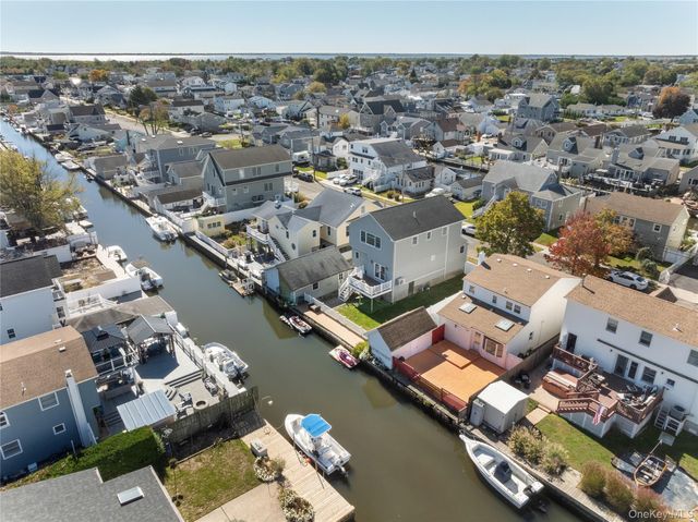 644 S 8th Street, Lindenhurst, NY 11757