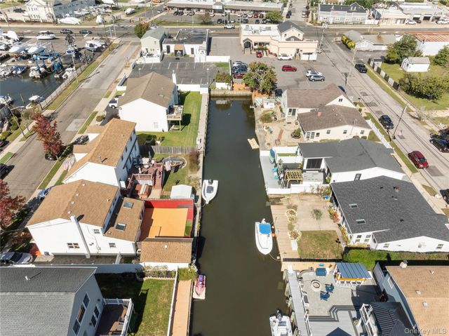 644 S 8th Street, Lindenhurst, NY 11757