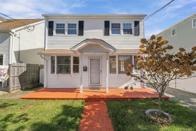 644 S 8th Street, Lindenhurst, NY 11757