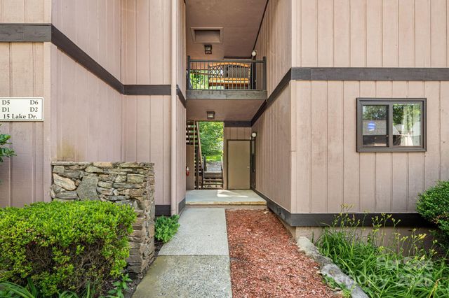 15 Lake Drive D2, Laurel Park, NC 28739