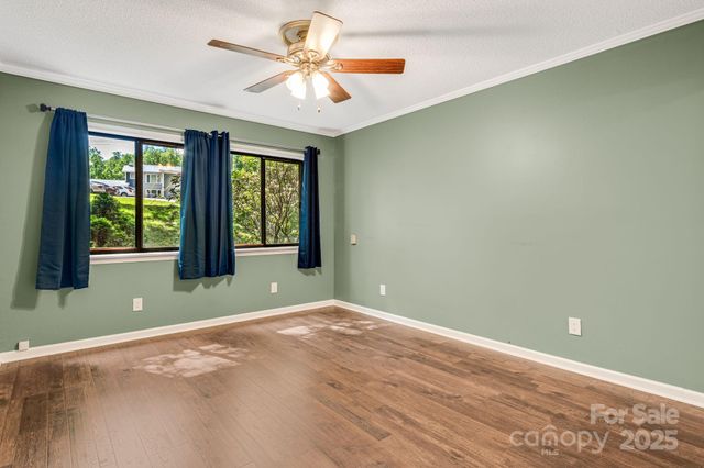 15 Lake Drive D2, Laurel Park, NC 28739