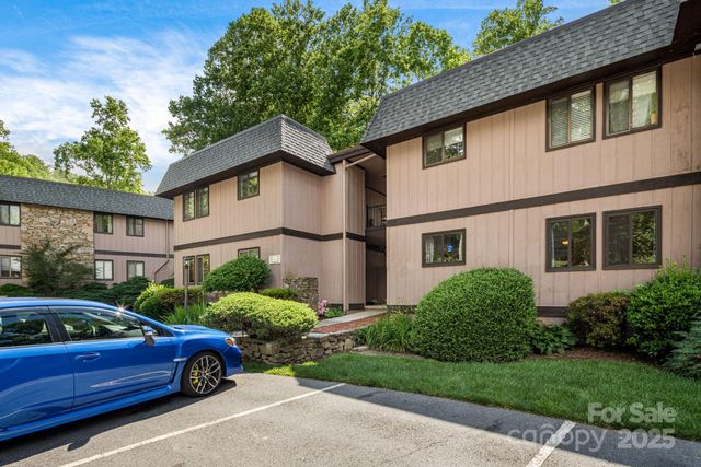 15 Lake Drive D2, Laurel Park, NC 28739