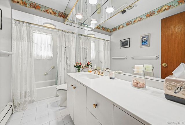 95 Rhodes Avenue, Hempstead, NY 11550