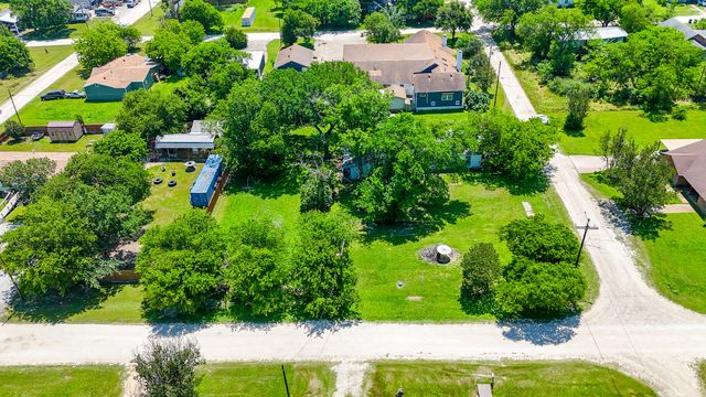 305 N 3rd Street, Coolidge, TX 76693
