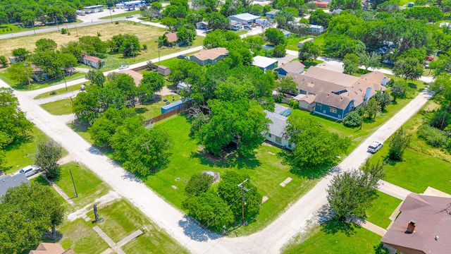 305 N 3rd Street, Coolidge, TX 76693
