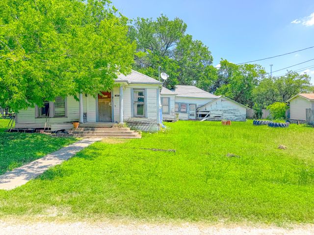 305 N 3rd Street, Coolidge, TX 76693