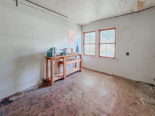 305 N 3rd Street, Coolidge, TX 76693