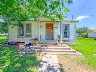 305 N 3rd Street, Coolidge, TX 76693