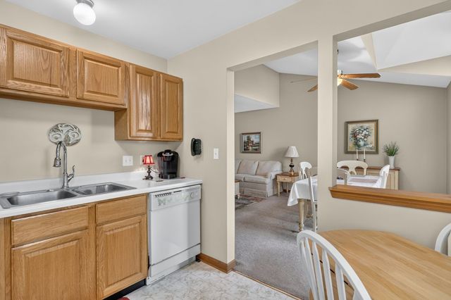 1970 Gary Court B, Schaumburg, IL 60193