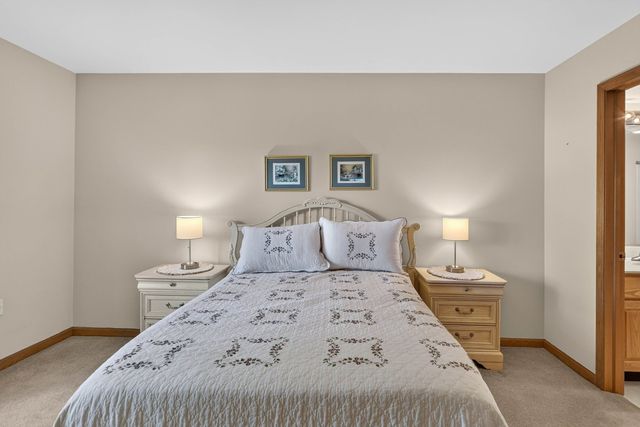 1970 Gary Court B, Schaumburg, IL 60193