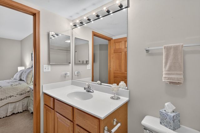 1970 Gary Court B, Schaumburg, IL 60193