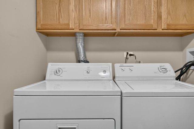 1970 Gary Court B, Schaumburg, IL 60193