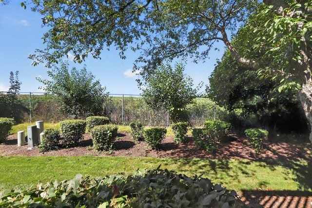 1970 Gary Court B, Schaumburg, IL 60193
