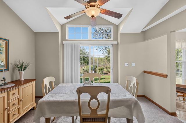 1970 Gary Court B, Schaumburg, IL 60193