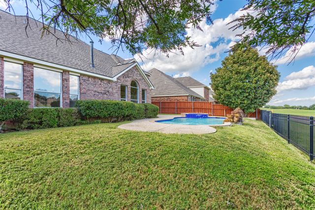 1305 Canyon Creek Drive, Mckinney, TX 75072