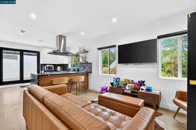 4261 division st, Los Angeles, CA 90065