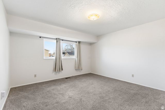 2676 W 6050 S, Roy, UT 84067