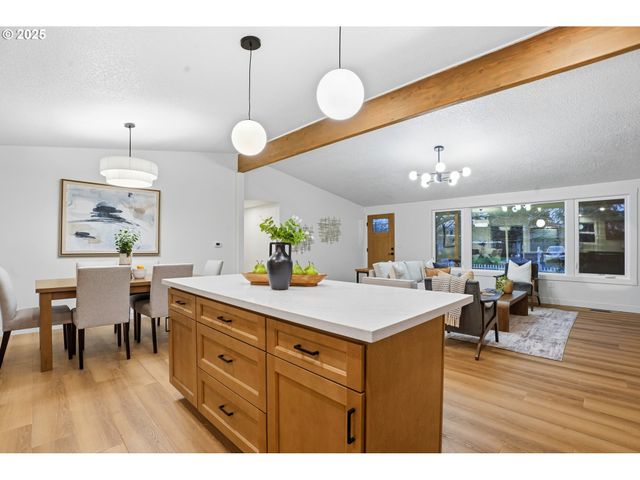 5189 Se LA MESA Way, Milwaukie, OR 97267