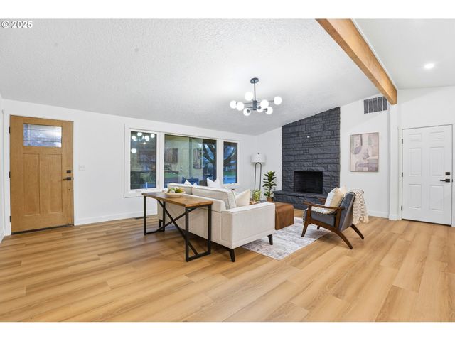 5189 Se LA MESA Way, Milwaukie, OR 97267