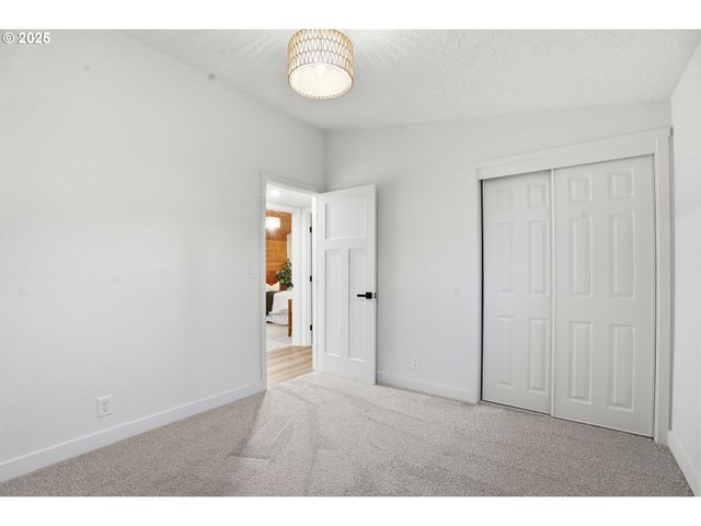 5189 Se LA MESA Way, Milwaukie, OR 97267