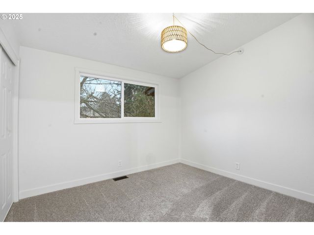 5189 Se LA MESA Way, Milwaukie, OR 97267