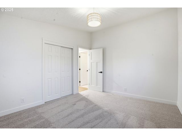 5189 Se LA MESA Way, Milwaukie, OR 97267