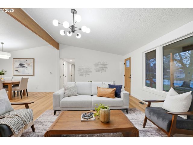 5189 Se LA MESA Way, Milwaukie, OR 97267