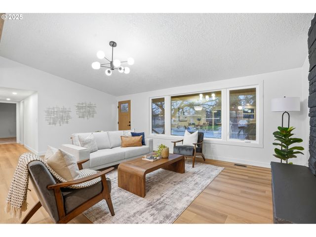 5189 Se LA MESA Way, Milwaukie, OR 97267