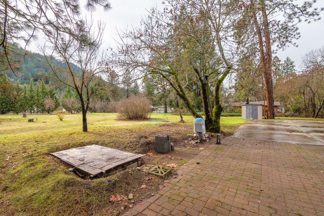 8730 Rogue River Highway, Grants Pass, OR 97527