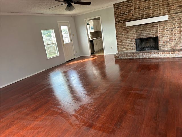 2525 Crown Circle, Garland, TX 75044