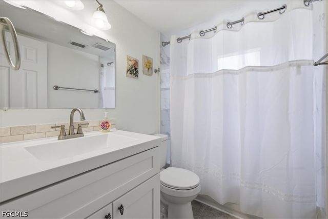 5702 Foxlake DR 4, North Fort Myers, FL 33917