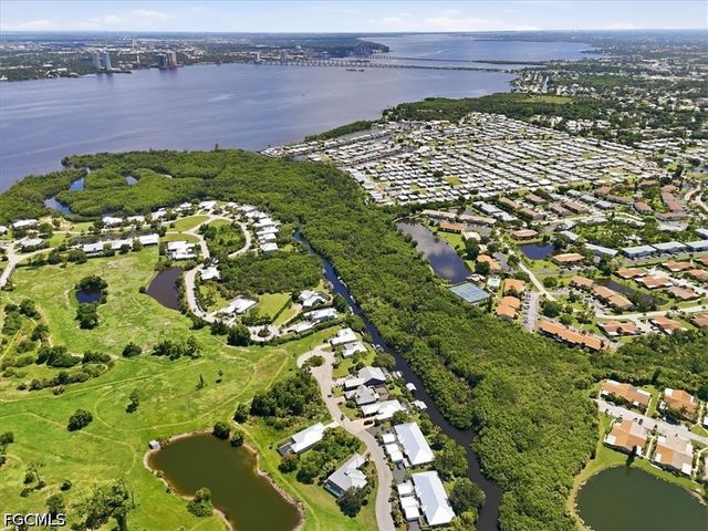 5702 Foxlake DR 4, North Fort Myers, FL 33917