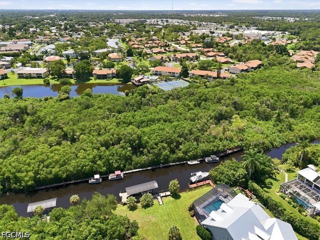 5702 Foxlake DR 4, North Fort Myers, FL 33917