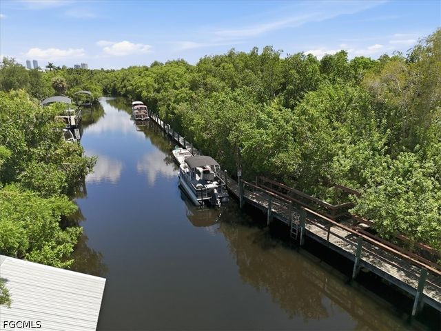 5702 Foxlake DR 4, North Fort Myers, FL 33917