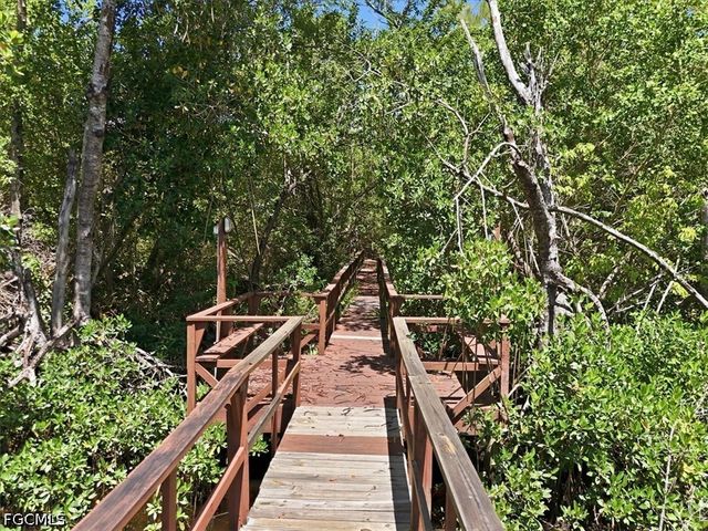 5702 Foxlake DR 4, North Fort Myers, FL 33917