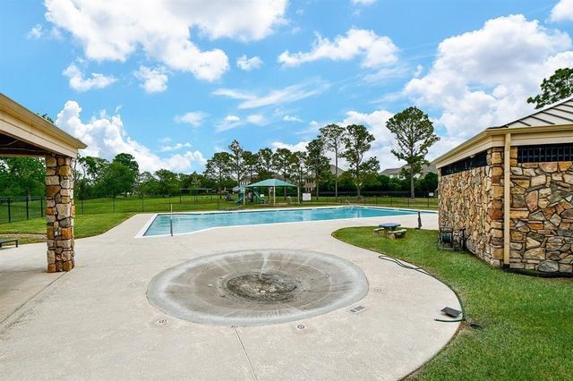 1731 Pampas Trail Drive, Friendswood, TX 77546