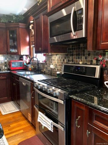 8217 263rd Street, Glen Oaks, NY 11004