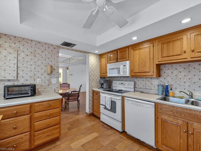 413 Augusta BLVD 206, Naples, FL 34113