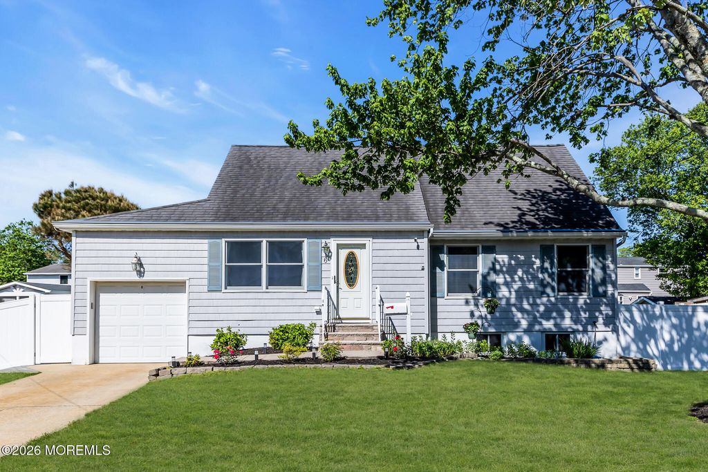 6 Virginia Avenue, Hazlet, NJ 07730