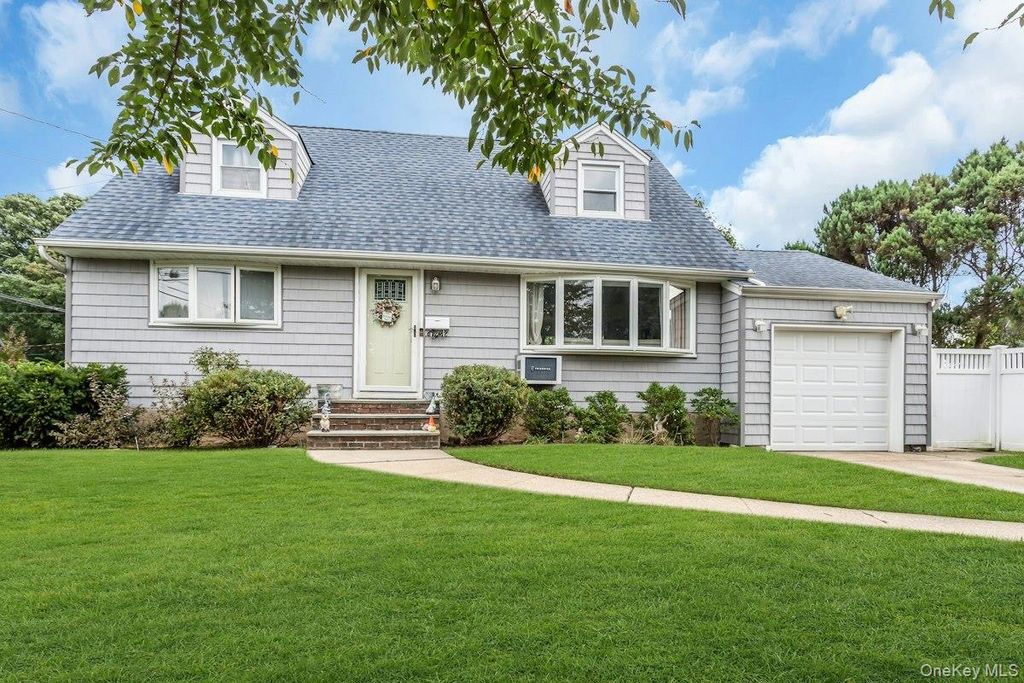 8 N Summit Drive, Massapequa, NY 11758 — exterior