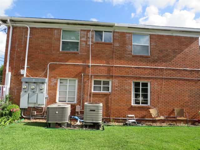 5804 Newcastle Street 2, Bellaire, TX 77401