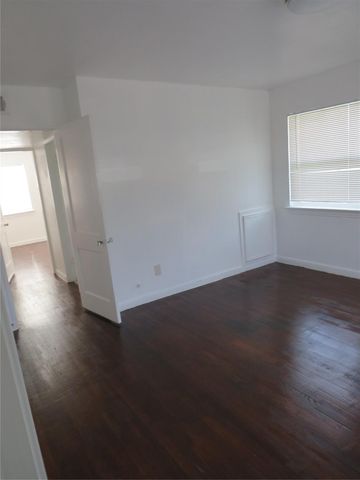 5804 Newcastle Street 2, Bellaire, TX 77401