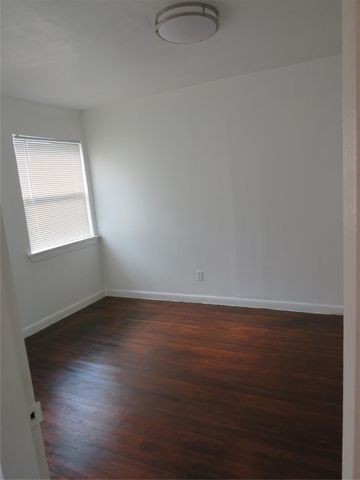 5804 Newcastle Street 2, Bellaire, TX 77401