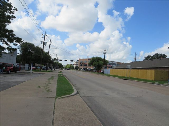 5804 Newcastle Street 2, Bellaire, TX 77401