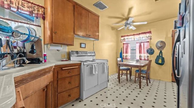 941 W Yale Street, Ontario, CA 91762