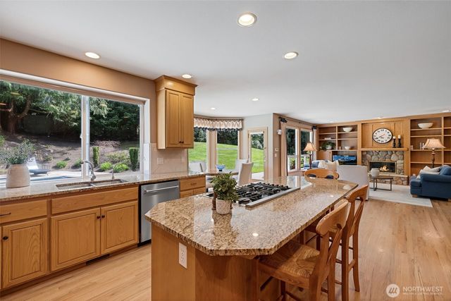 12118 198th Avenue NE, Woodinville, WA 98077